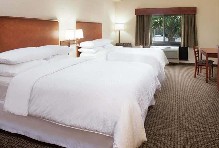 Four Points By Sheraton Fort Myers Airport Kültér fotó